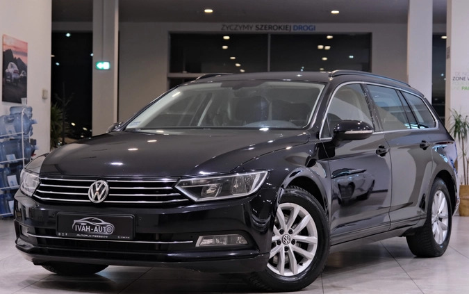 Volkswagen Passat cena 49900 przebieg: 299000, rok produkcji 2016 z Ozimek małe 631